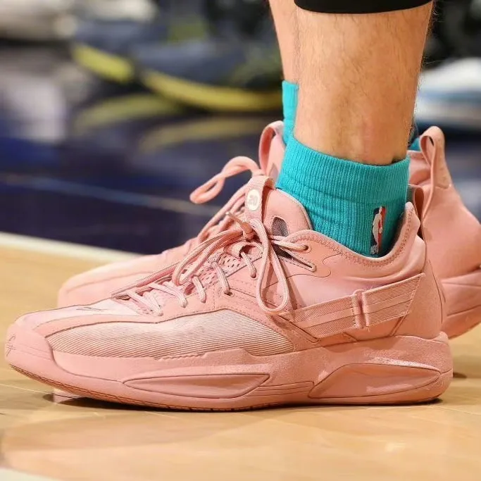 Anta Gordon Hayward GH3 - Valentine's Day